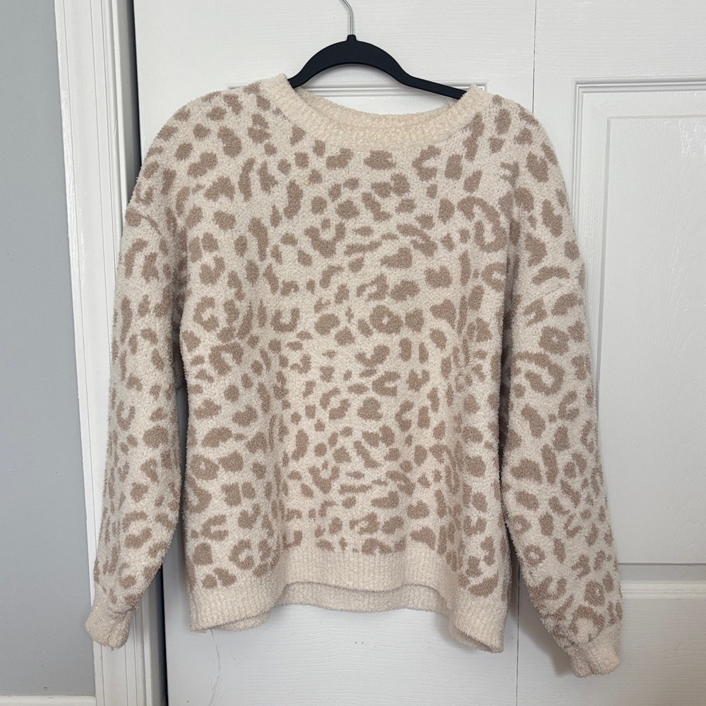 Elegant Animal Print Crew Neck Sweater